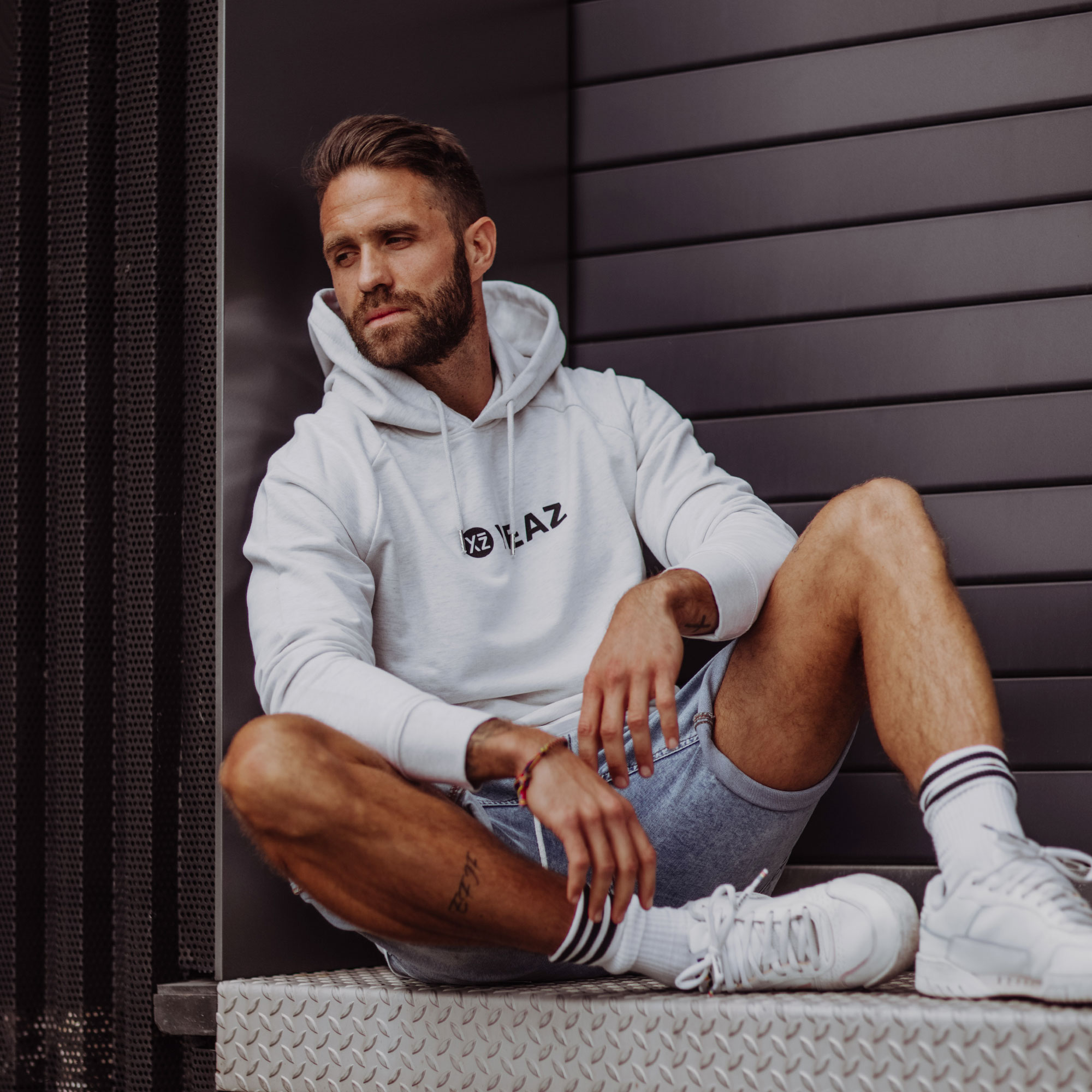 Balr hotsell white hoodie
